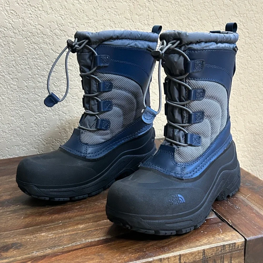 The North Face Alpenglow Waterproof Insulated Snow Boots Boys US 5 ThermaFelt
